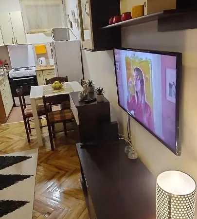 Apartman Nestor Apartment *